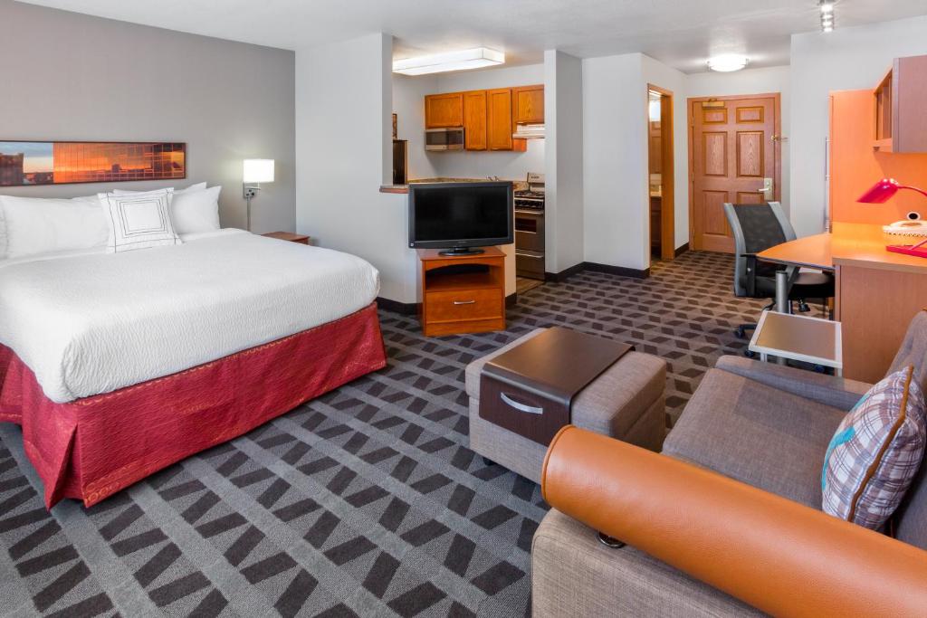 TownePlace Suites Minneapolis West/St. Louis Park - image 6