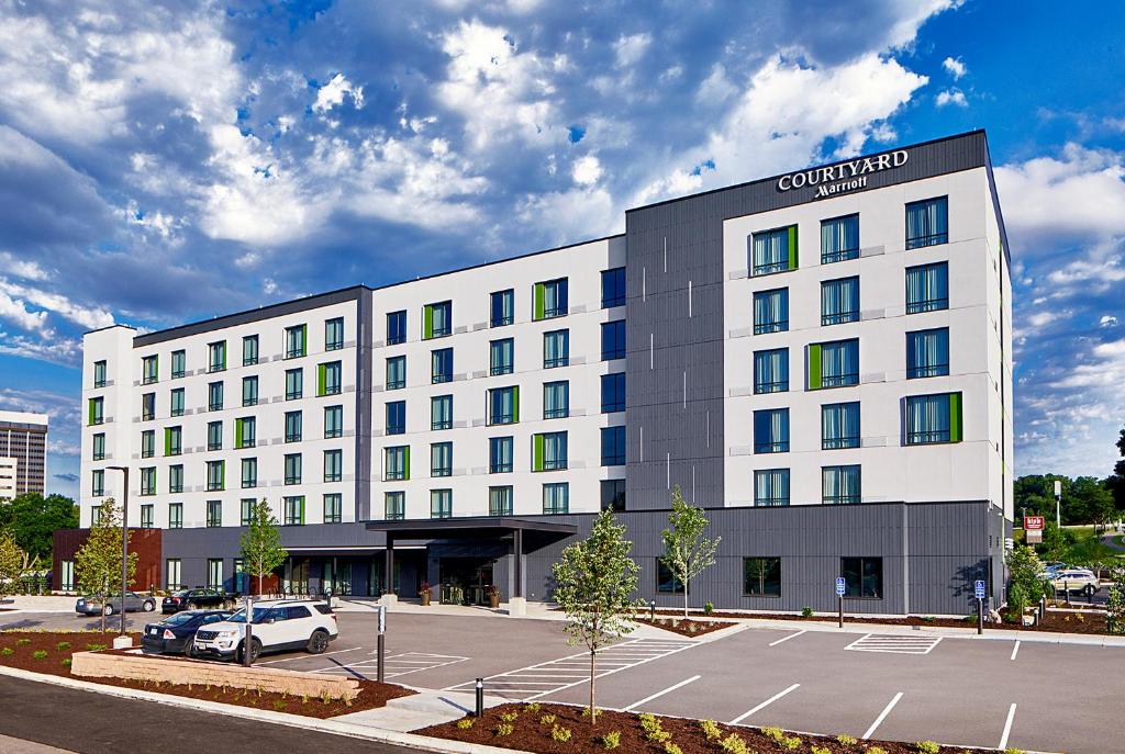 Courtyard by Marriott Minneapolis West - main image