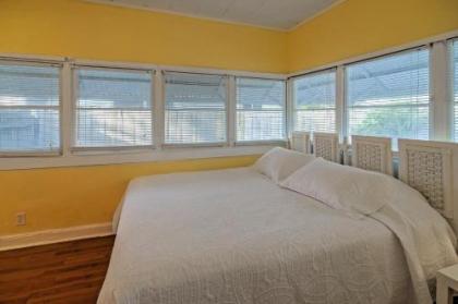 Treasure Island Cottage Near Boardwalk and Beach! - image 2