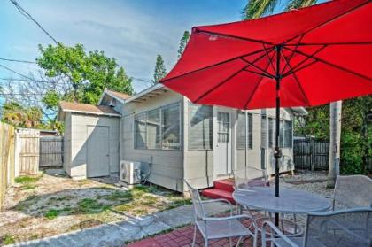 Quiet Cottage Less Than half Mile to Gulf Coast and Boardwalk! - image 2