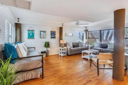 Spectacular Sunset Beach Home! Great for Weddings or Reunions! - image 3