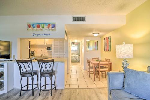 Oceanfront Condo with Pool Walk to Beach and Bars - image 4