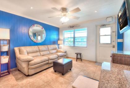 Tropic Terrace #51 - Beachfront Rental condo - image 15