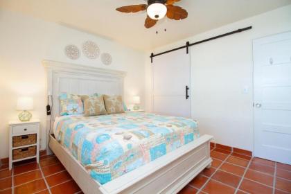 Tropic Terrace Suite #27 - Beachfront Rental condo - image 15