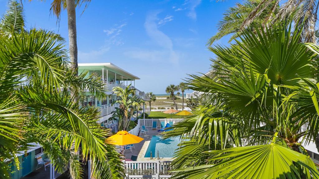 Tropic Terrace Suite #27 - Beachfront Rental condo - image 3