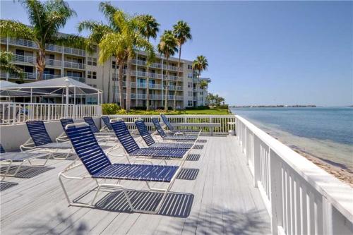 Bahia Vista 8-414 2 Bedroom Sleeps 4 4th Floor Heated Pool Spa Near Beach WiFi - image 2