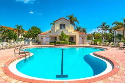 Vista Verde North 6-142 2 Bedrooms Pool View Heated Pool Spa Sleeps 4 - image 1