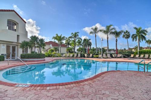 Modern Isla Del Sol Condo Walk to St Pete Beach! - image 3