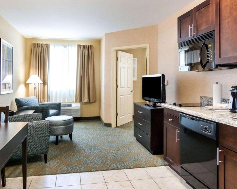 Suburban Extended Stay Hotel Quantico - image 7