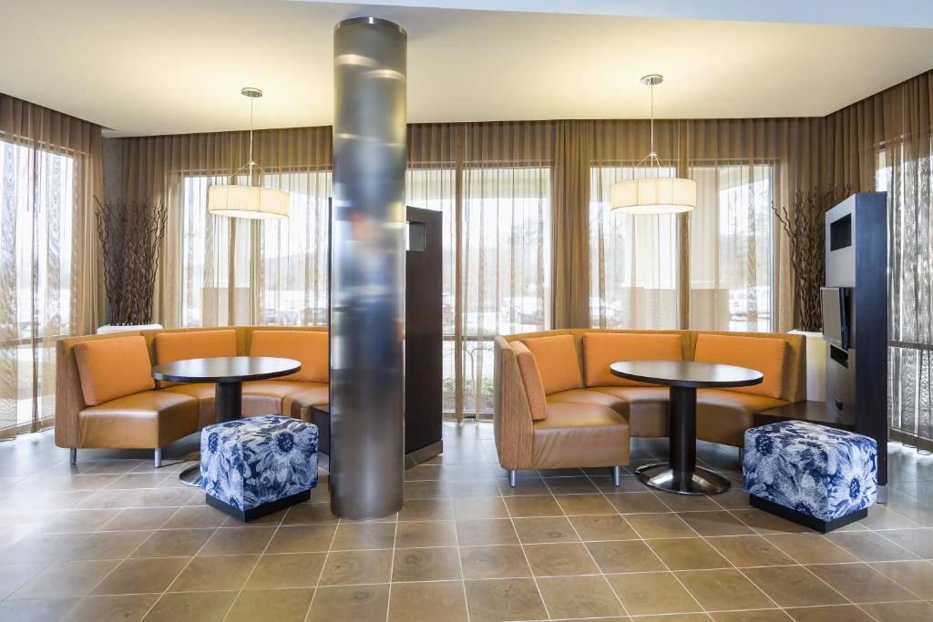 Courtyard by Marriott Stafford Quantico - image 4