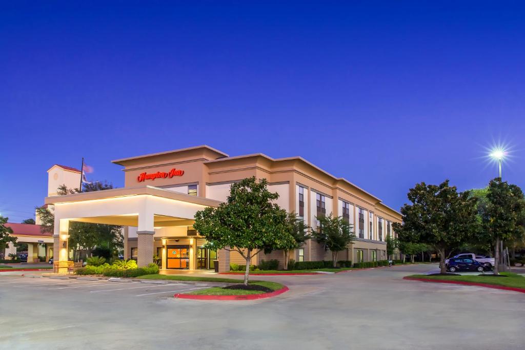 Hampton Inn Houston Stafford - image 3