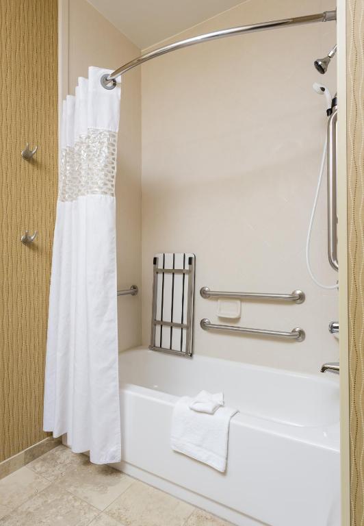 Hampton Inn Houston Stafford - image 6