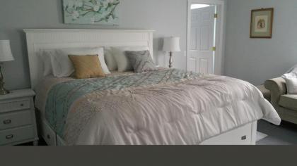 Stamford Gables Bed and Breakfast - image 2