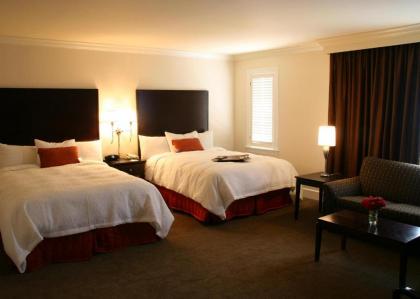 Hampton Inn & Suites Stamford - image 4