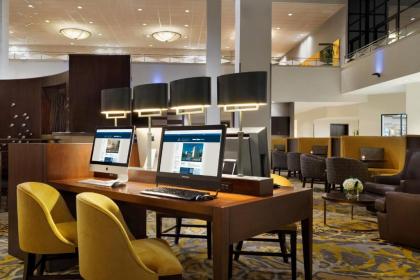 Hilton Stamford Hotel & Executive Meeting Center - image 17