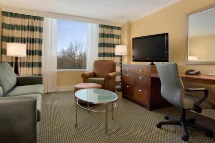 Hilton Stamford Hotel & Executive Meeting Center - image 7