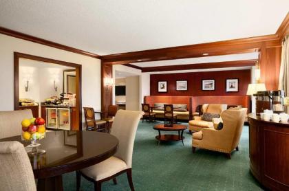 Hilton Stamford Hotel & Executive Meeting Center - image 9