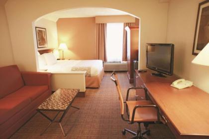 La Quinta by Wyndham Stamford / New York City - image 3