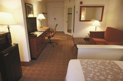 La Quinta by Wyndham Stamford / New York City - image 9