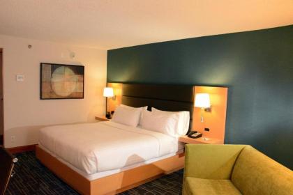 Holiday Inn Express Stamford an IHG Hotel - image 8