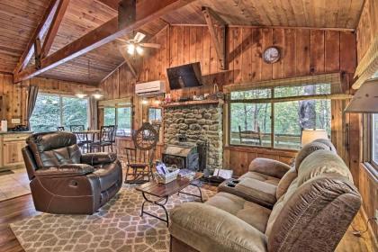 Secluded Stanardsville Cabin with 10 Acres and Hot tub Stanardsville Virginia