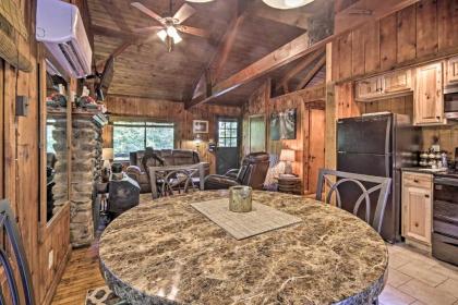 Secluded Stanardsville Cabin with 10 Acres and Hot Tub - image 10