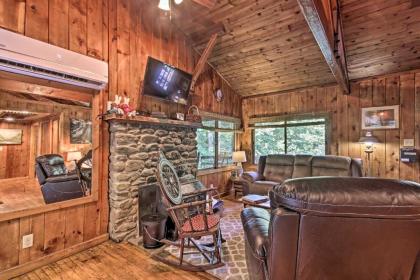 Secluded Stanardsville Cabin with 10 Acres and Hot Tub - image 15