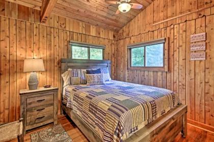 Secluded Stanardsville Cabin with 10 Acres and Hot Tub - image 8