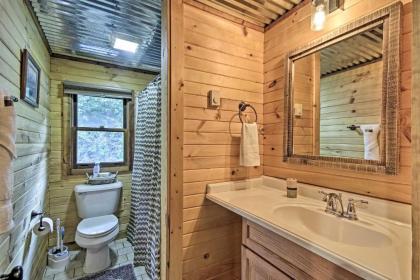 Secluded Stanardsville Cabin with 10 Acres and Hot Tub - image 9