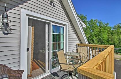 Standish Apartment with Deck - 2 Mi to Sebago Lake! - image 10