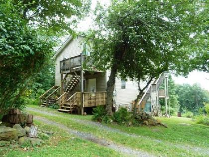 mountain Roots Lodging Stanley Virginia