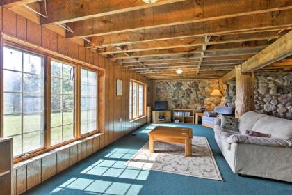 Star Lake Home 2 Acres Minutes to Lake and Hiking! - image 9