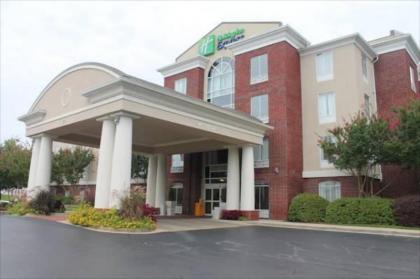 Holiday Inn Express Hotel & Suites Starkville - image 7