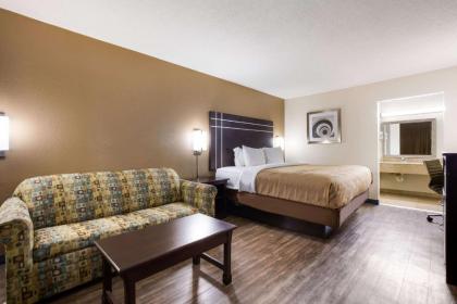 Quality Inn - image 8