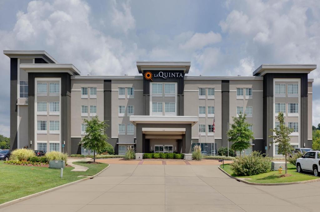 La Quinta by Wyndham Starkville at MSU - image 2