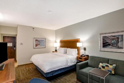 Hampton Inn State College - image 14