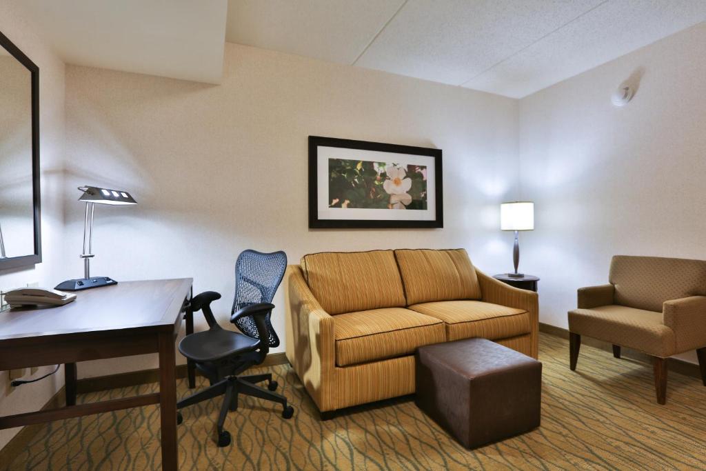 Hilton Garden Inn State College - image 7