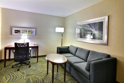 Springhill Suites by Marriott State College - image 9