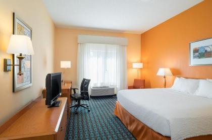 Fairfield Inn & Suites by Marriott State College - image 15