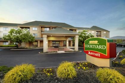 Courtyard by Marriott State College - image 12