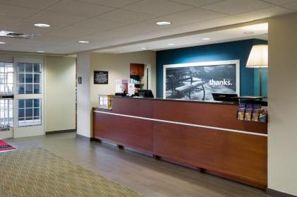 Hampton Inn & Suites State College at Williamsburg Square - image 14