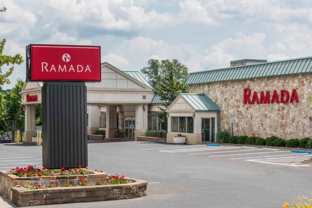 Ramada by Wyndham State College Hotel & Conference Center - main image