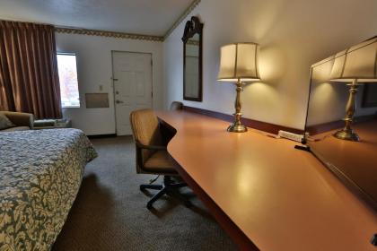 Nittany Budget Motel - image 10