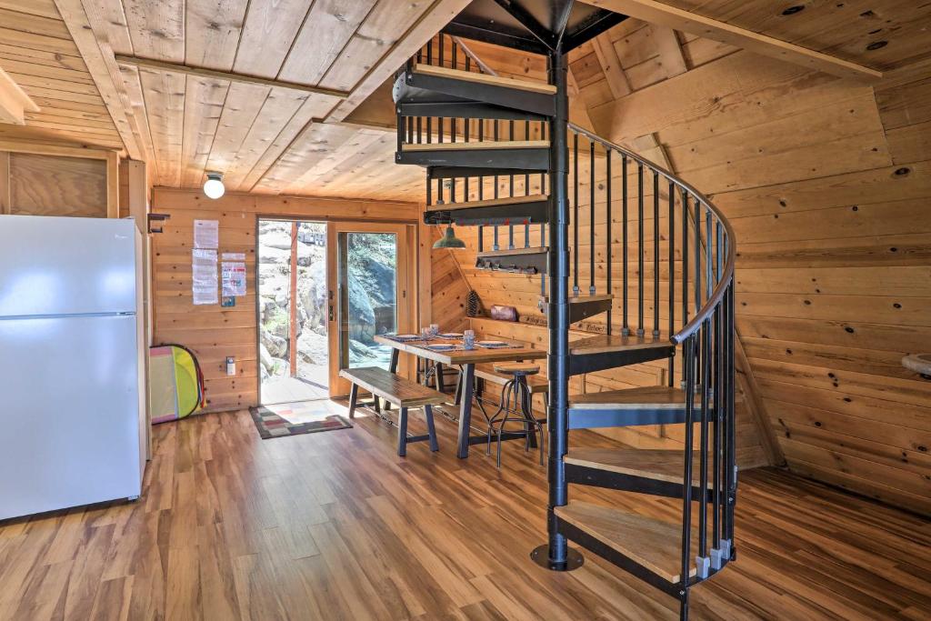 Stunning Lake Tahoe Cabin with Panoramic Views! - image 6