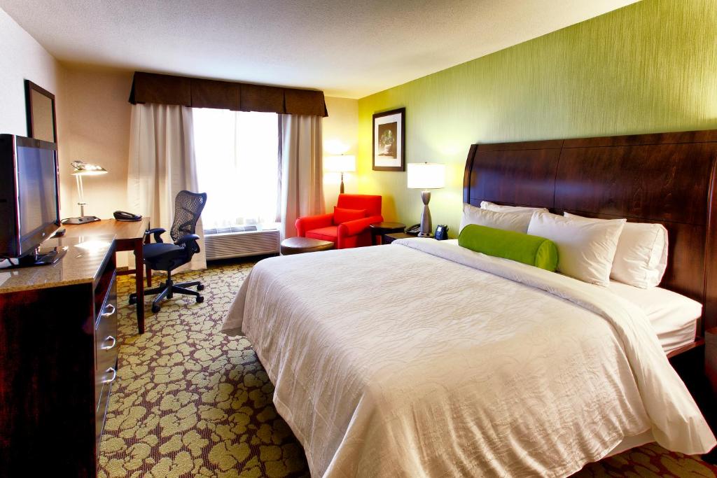 Hilton Garden Inn New York/Staten Island - main image