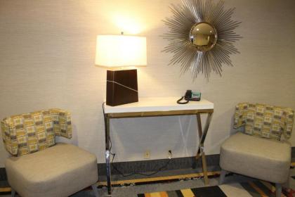 Hampton Inn & Suites Staten Island - image 15