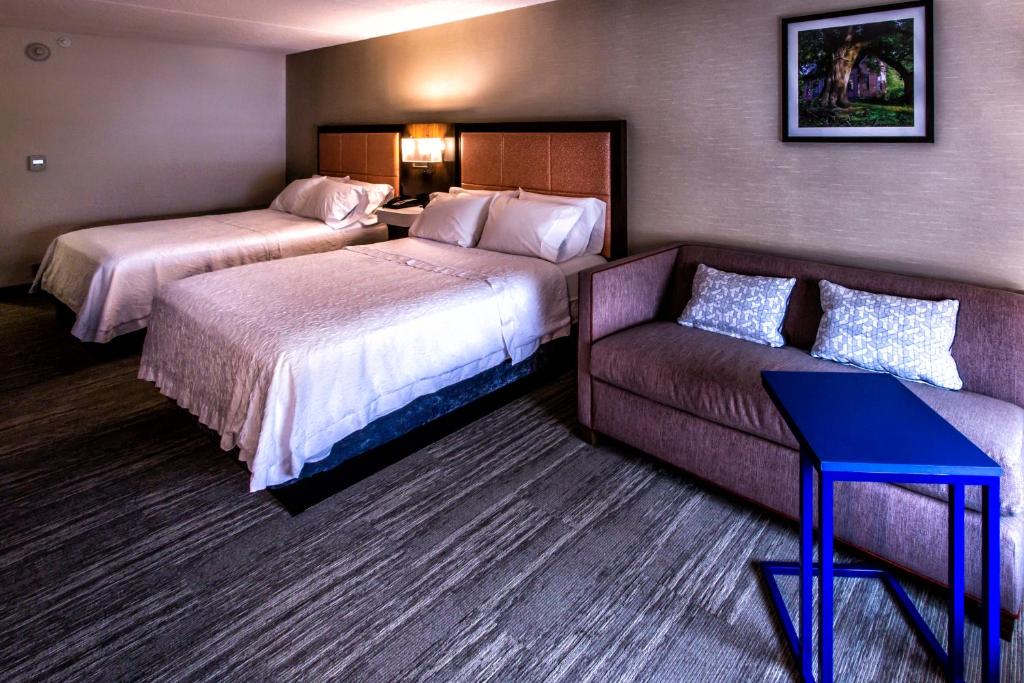 Hampton Inn & Suites Staten Island - image 5