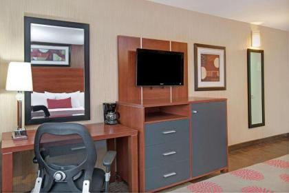 Ramada by Wyndham Staten Island - image 14