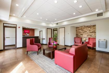 Red Roof Inn & Suites Statesboro - University - image 14