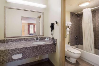 Quality Inn & Suites Statesboro - image 14